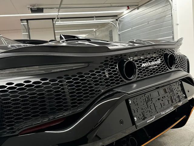 McLaren Artura Spider