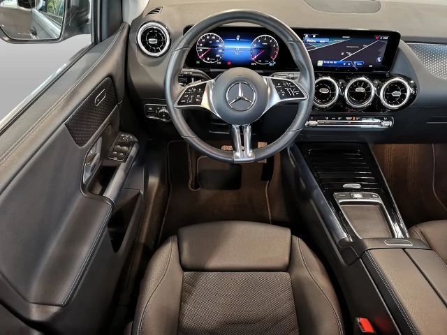 Mercedes-Benz B 180 Progressive Sedan