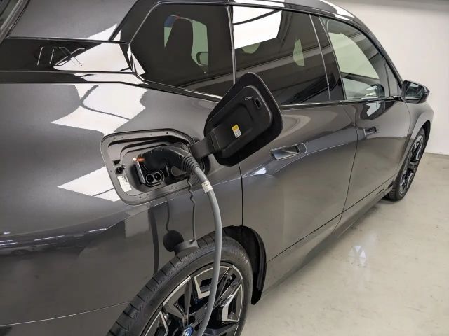 BMW iX xDrive40