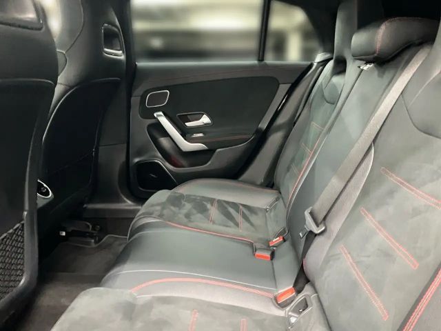 Mercedes-Benz CLA 250 4MATIC AMG Line