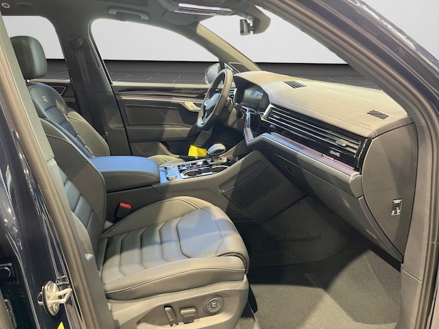 Volkswagen Touareg 4Motion R-Line Sound