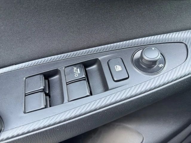 Mazda 2 1.5 Center-Line Convenience KLA/SH/PDC/LED