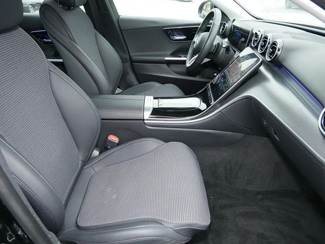 Mercedes-Benz C 200 AVANTGARDE C 200 d Sedan