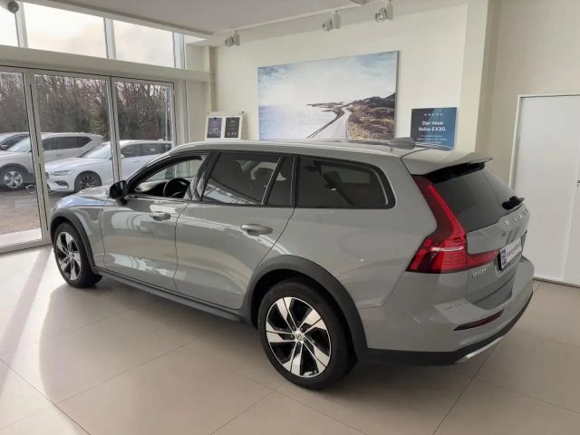 Volvo V60 Cross Country AWD Plus