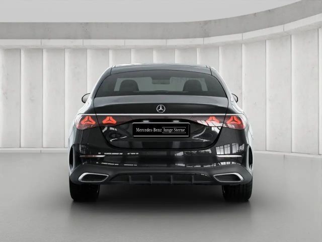 Mercedes-Benz E 200 AMG Line Sedan