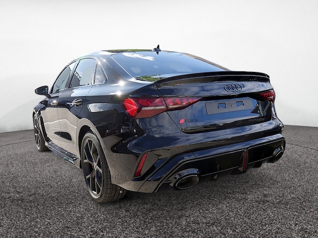 Audi RS3 Quattro S-Tronic Sedan