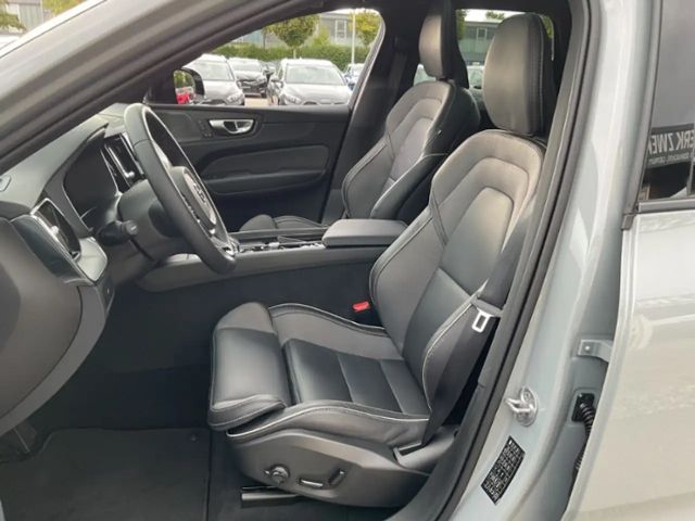 Volvo XC60 Dark Plus