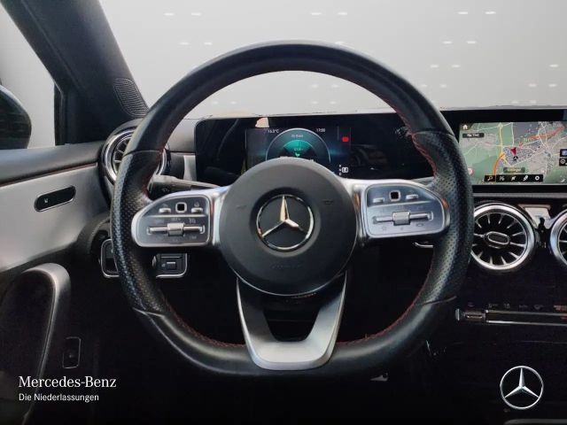 Mercedes-Benz A 250 A 250 e AMG Line