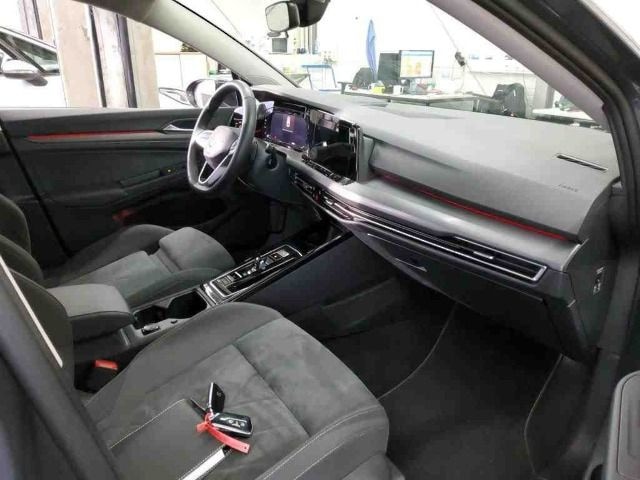 Volkswagen Golf 1.5 eTSI DSG Golf VIII Style