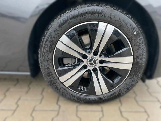 Mercedes-Benz C 200 4MATIC AVANTGARDE Sedan