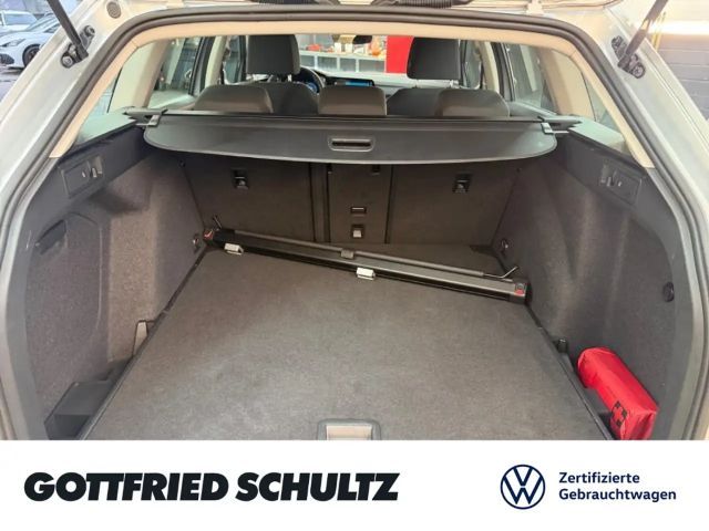 Volkswagen Golf 1.5 eTSI DSG Life