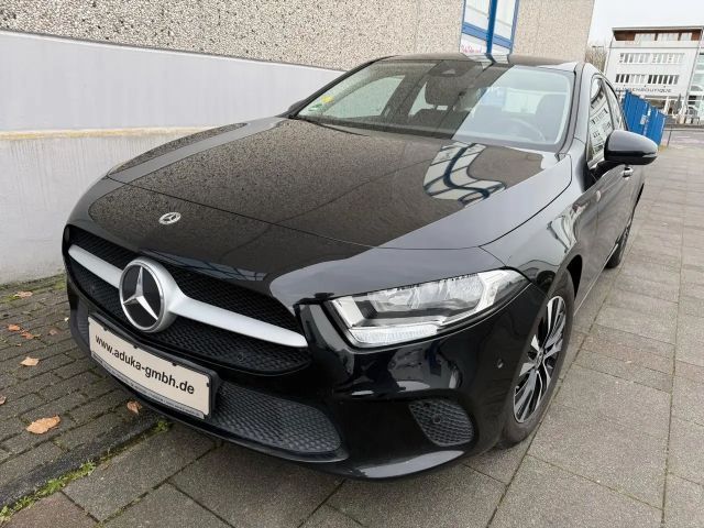 Mercedes-Benz A 180 A 180 d