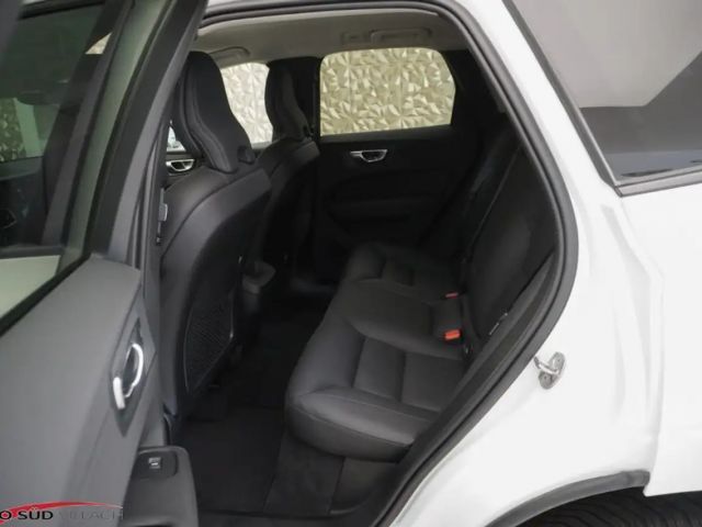 Volvo XC60 AWD Dark Plus