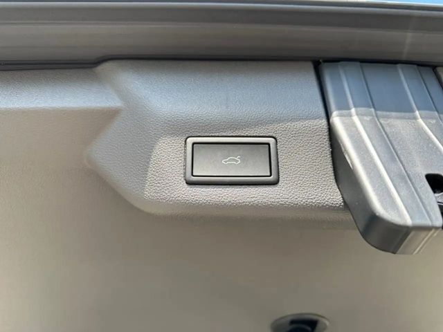 Volkswagen Multivan 2.0 TSI DSG Lang T7