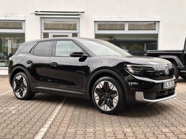 Ford Explorer Extended range Premium RWD