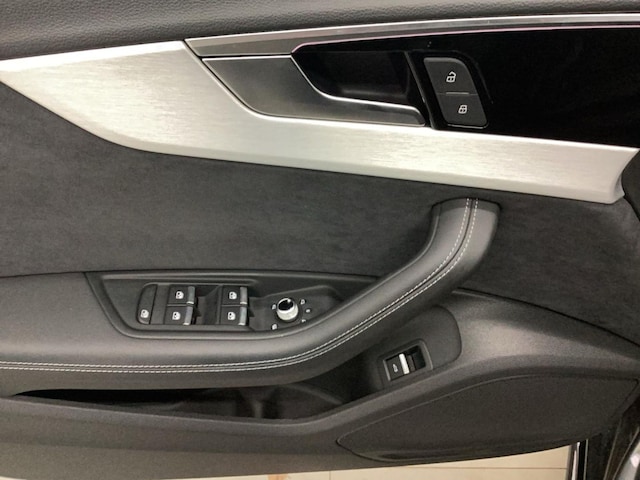 Audi A4 40 TFSI Avant Quattro S-Line S-Tronic