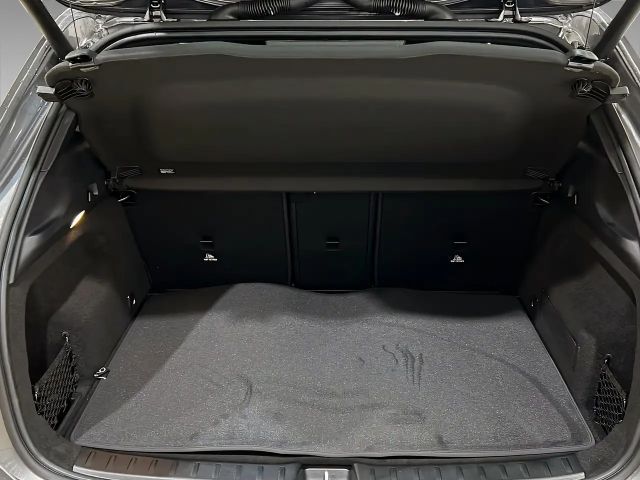 Mercedes-Benz GLA 200 AMG Line GLA 200 d