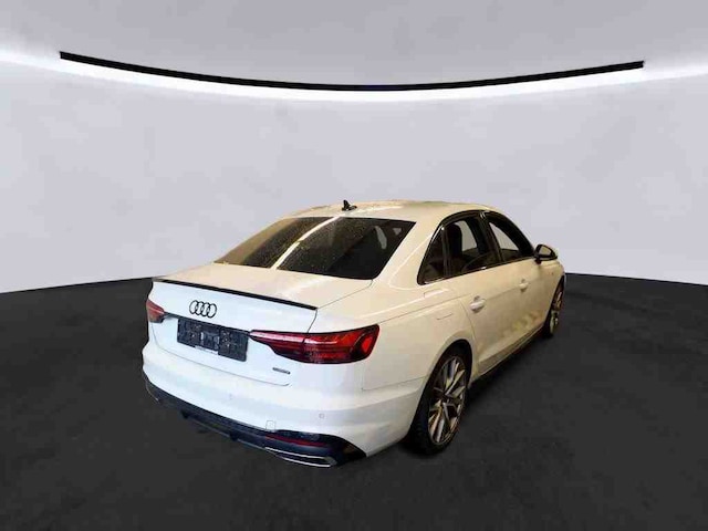Audi A4 40 TFSI Quattro S-Tronic Sedan