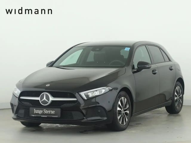 Mercedes-Benz A 180 A 180 d