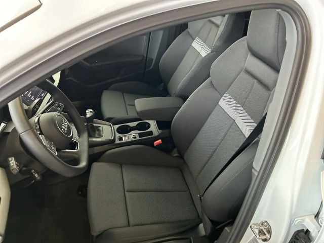 Audi A3 30 TFSI Sedan