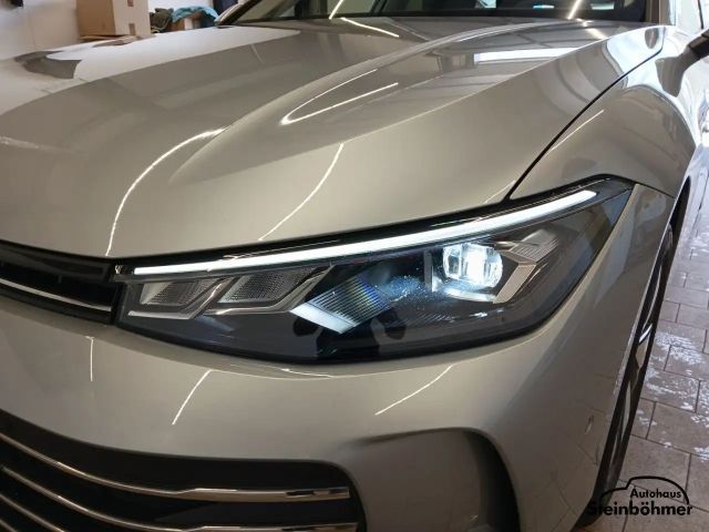 Volkswagen Passat 1.5 eTSI Business DSG