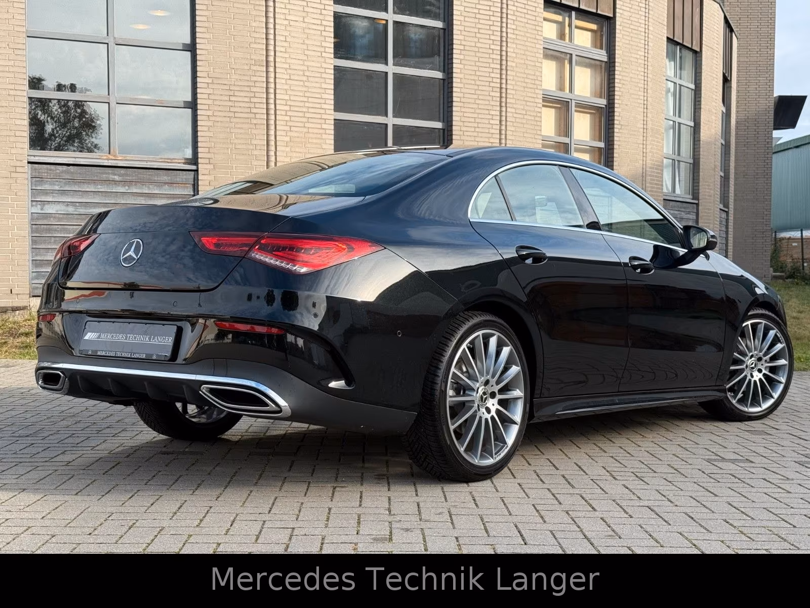 Mercedes-Benz CLA 200 AMG Line