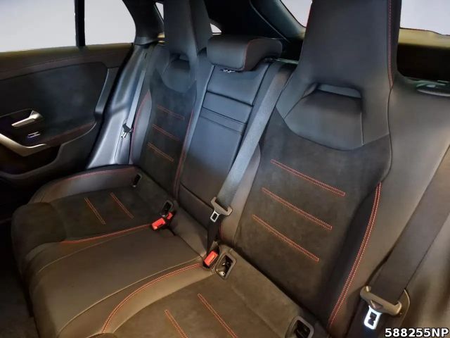 Mercedes-Benz CLA 200 AMG Line