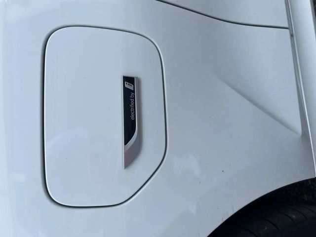 BMW 320 320e M-Sport Touring xDrive