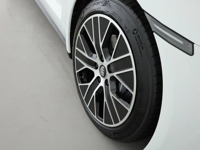 Porsche Taycan Plus LED*Panorama*Bose*PDC*Kamera*DAB*20"