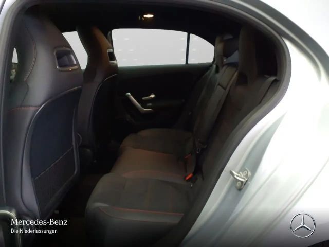 Mercedes-Benz A 200 AMG Line