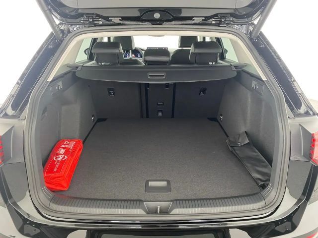 Volkswagen Golf Business DSG Variant