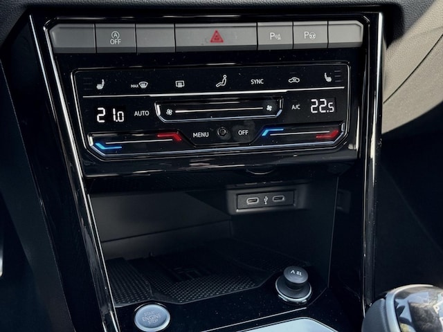 Volkswagen T-Roc 1.5 TSI DSG IQ.Drive R-Line