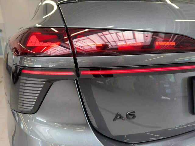 Audi A6 Avant Quattro S-Tronic