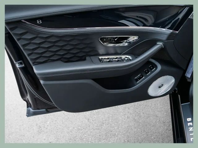 Bentley Flying Spur Mulliner // BENTLEY DÜSSELDORF