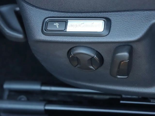 Volkswagen Passat 2.0 TSI Business DSG Variant