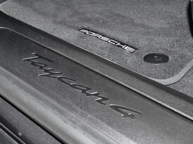 Porsche Taycan 4 Cross Turismo