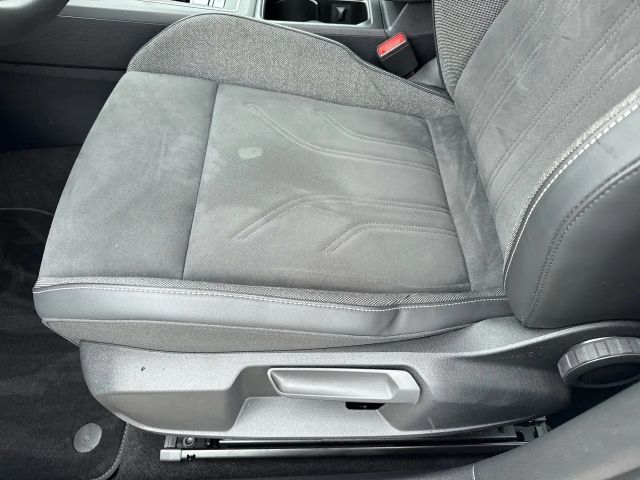 Volkswagen Golf Life eHybrid