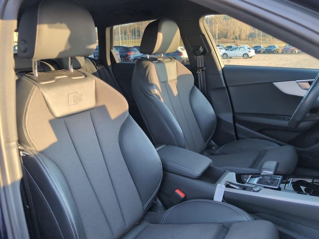 Audi A4 35 TFSI Avant S-Line S-Tronic