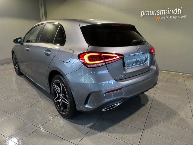 Mercedes-Benz A 250 A 250 e AMG Line