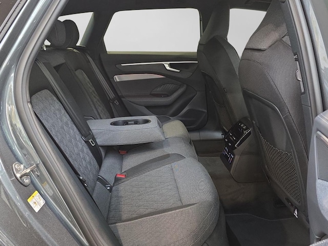 Audi A6 Avant Quattro S-Tronic