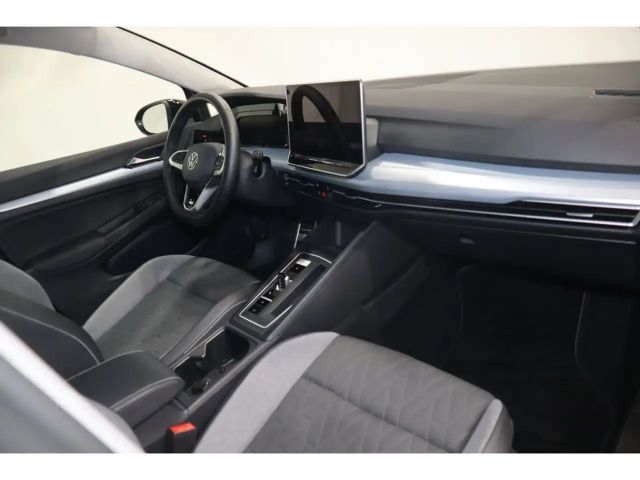 Volkswagen Golf 1.5 eTSI DSG Variant