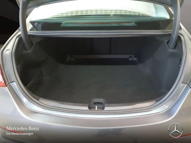 Mercedes-Benz C 180 AMG Line Sedan