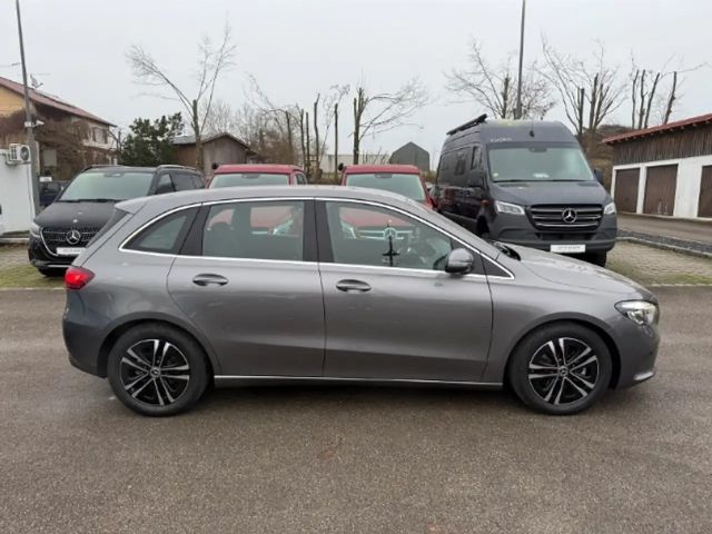 Mercedes-Benz B 180 Progressive Sedan