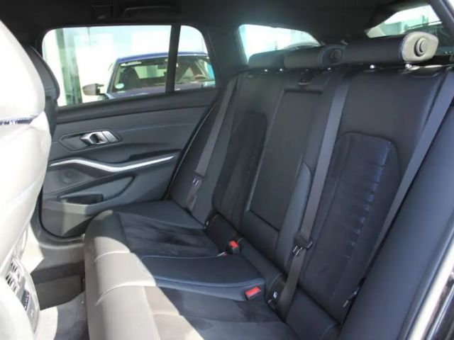 BMW 330 330e M-Sport Touring xDrive