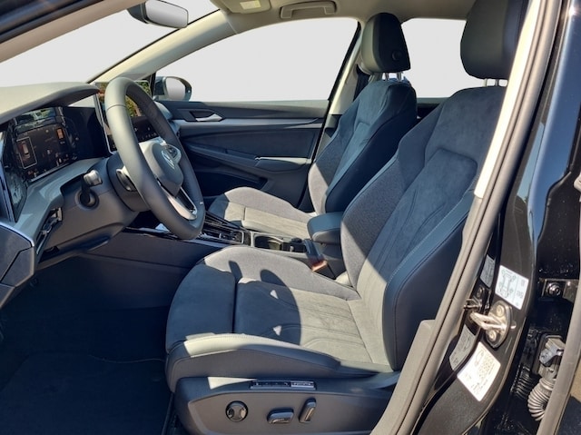 Volkswagen Golf 1.5 l eTSI MATRIX Nav AHK Winterpaket