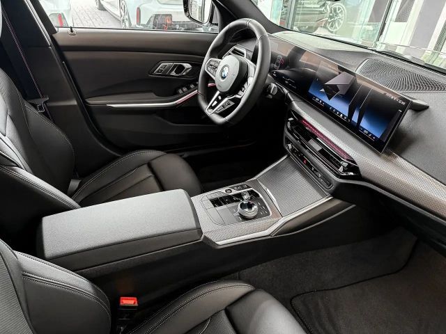 BMW 320 320i M-Sport Sedan