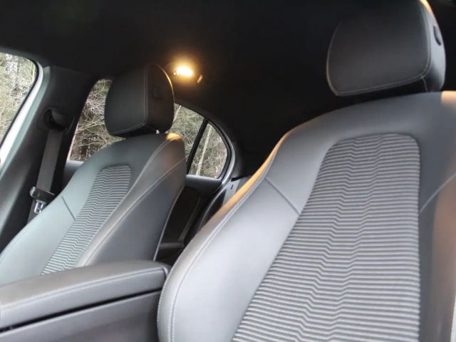 Mercedes-Benz A 180 A 180 d Hatchback