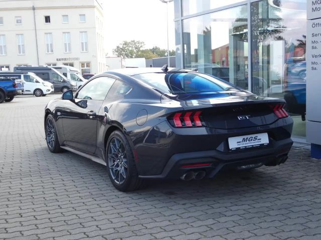 Ford Mustang Fastback GT 5.0 V8