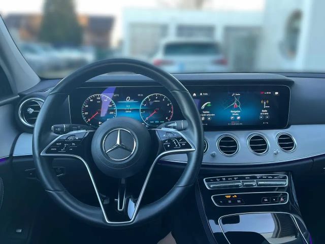 Mercedes-Benz E 200 AVANTGARDE Estate