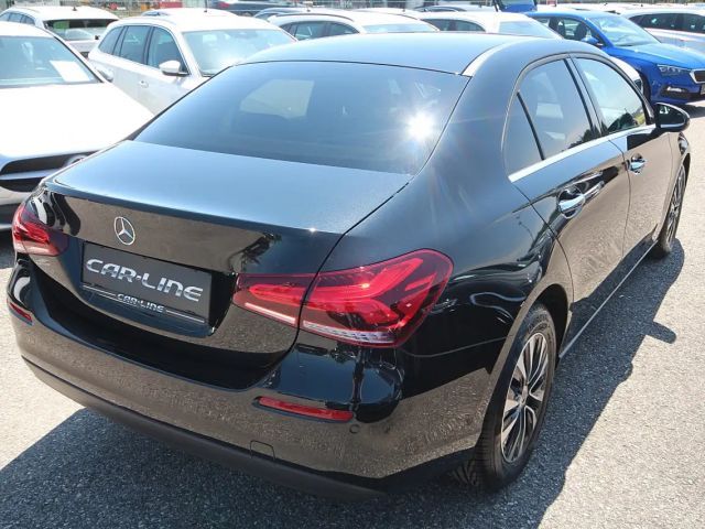 Mercedes-Benz A 180 A 180 d